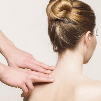 Rücken- Nackenmassage Sonnen-Oase